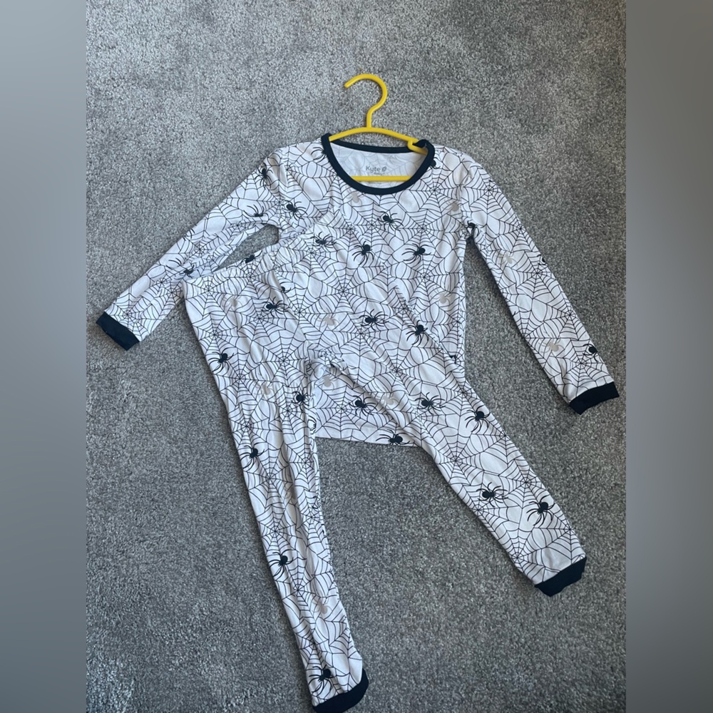 KYTE BABY Retired Spider🕷️ 🕸️PJs